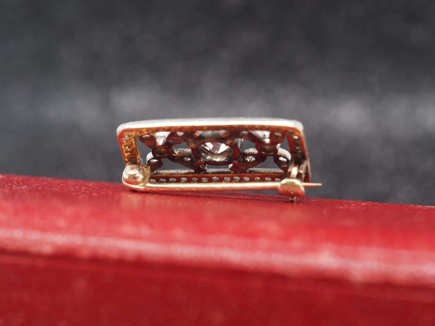 Edwardian Platinum and 10K Yellow Gold Brooch - VHK#157a