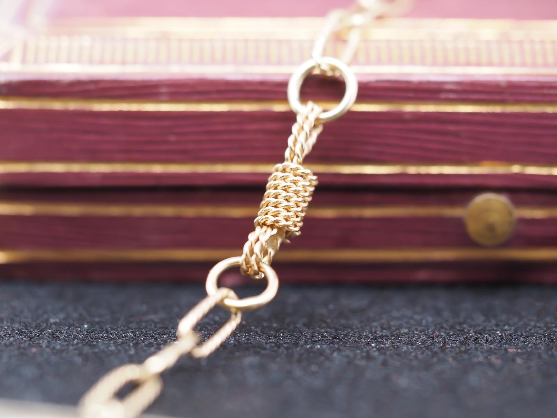 Vintage 14K Yellow Gold Antique Rope Knot Link Chain - VHK#837a