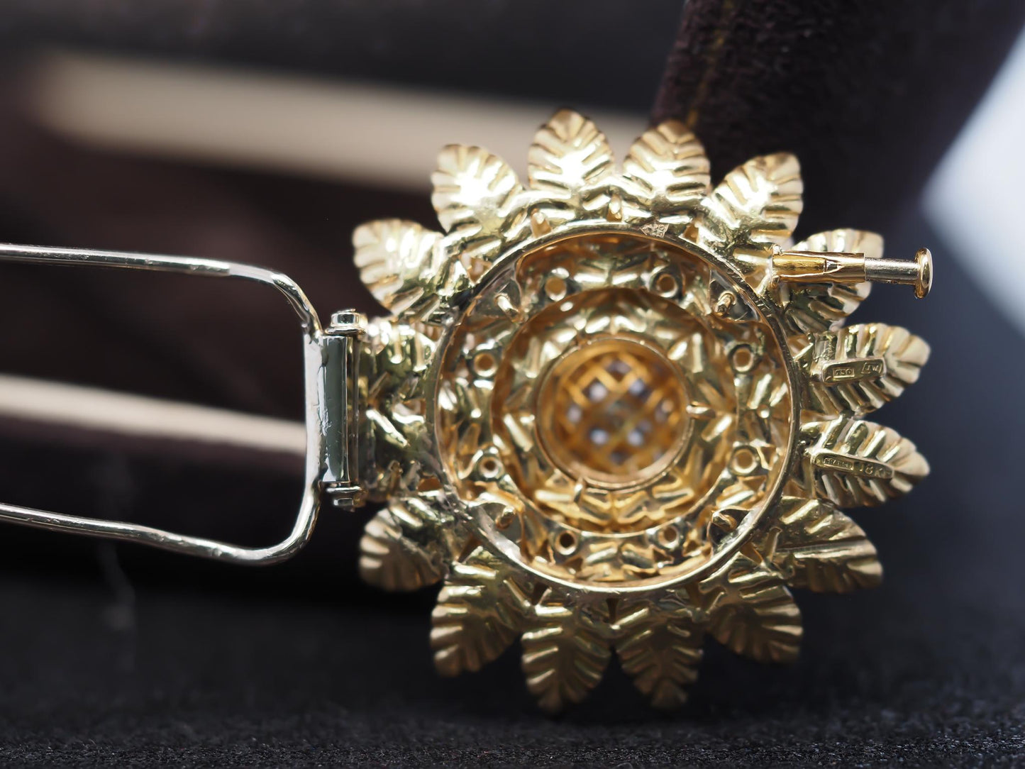 Vintage French 18K Yellow Gold and Diamond Flower Brooch - VHK#891a