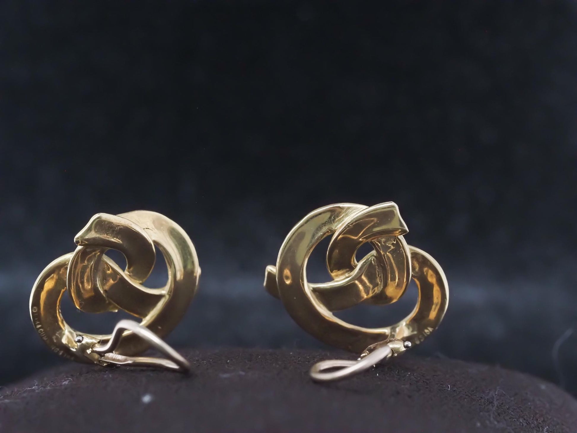 Estate Circa 1984 Angela Cummings 18K Yellow Gold Knot Earrings - VHK#987
