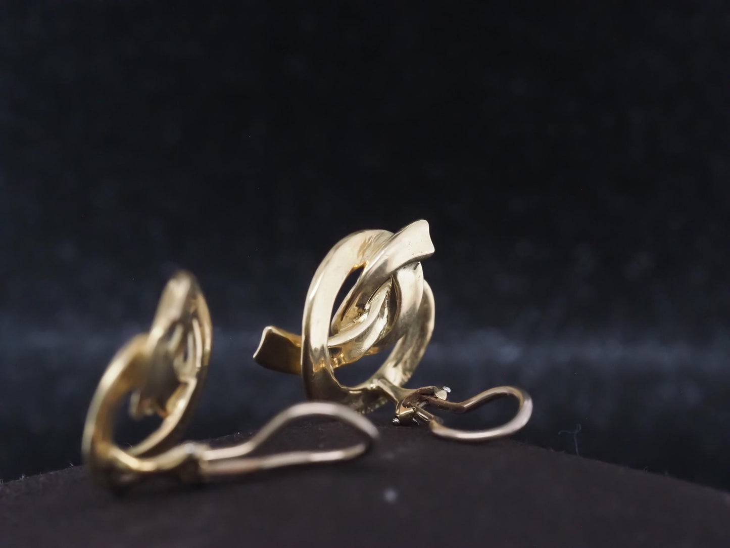 Estate Circa 1984 Angela Cummings 18K Yellow Gold Knot Earrings - VHK#987