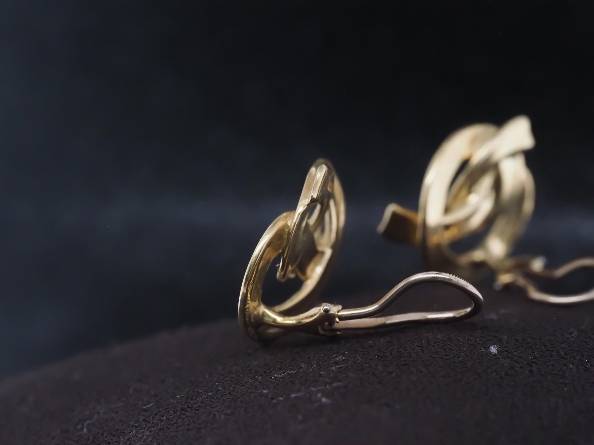Estate Circa 1984 Angela Cummings 18K Yellow Gold Knot Earrings - VHK#987