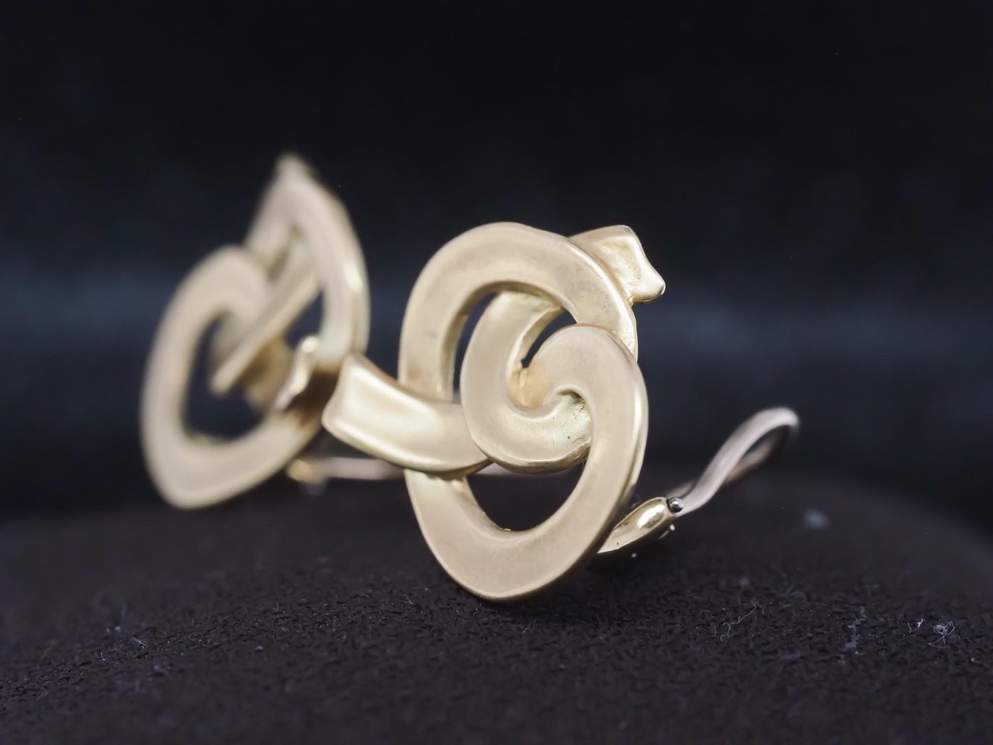 Estate Circa 1984 Angela Cummings 18K Yellow Gold Knot Earrings - VHK#987
