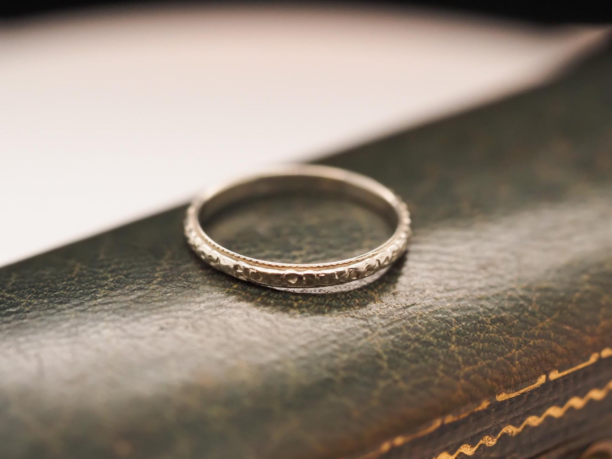 18K White Gold Vintage Engraved Wedding Band - VHK#626