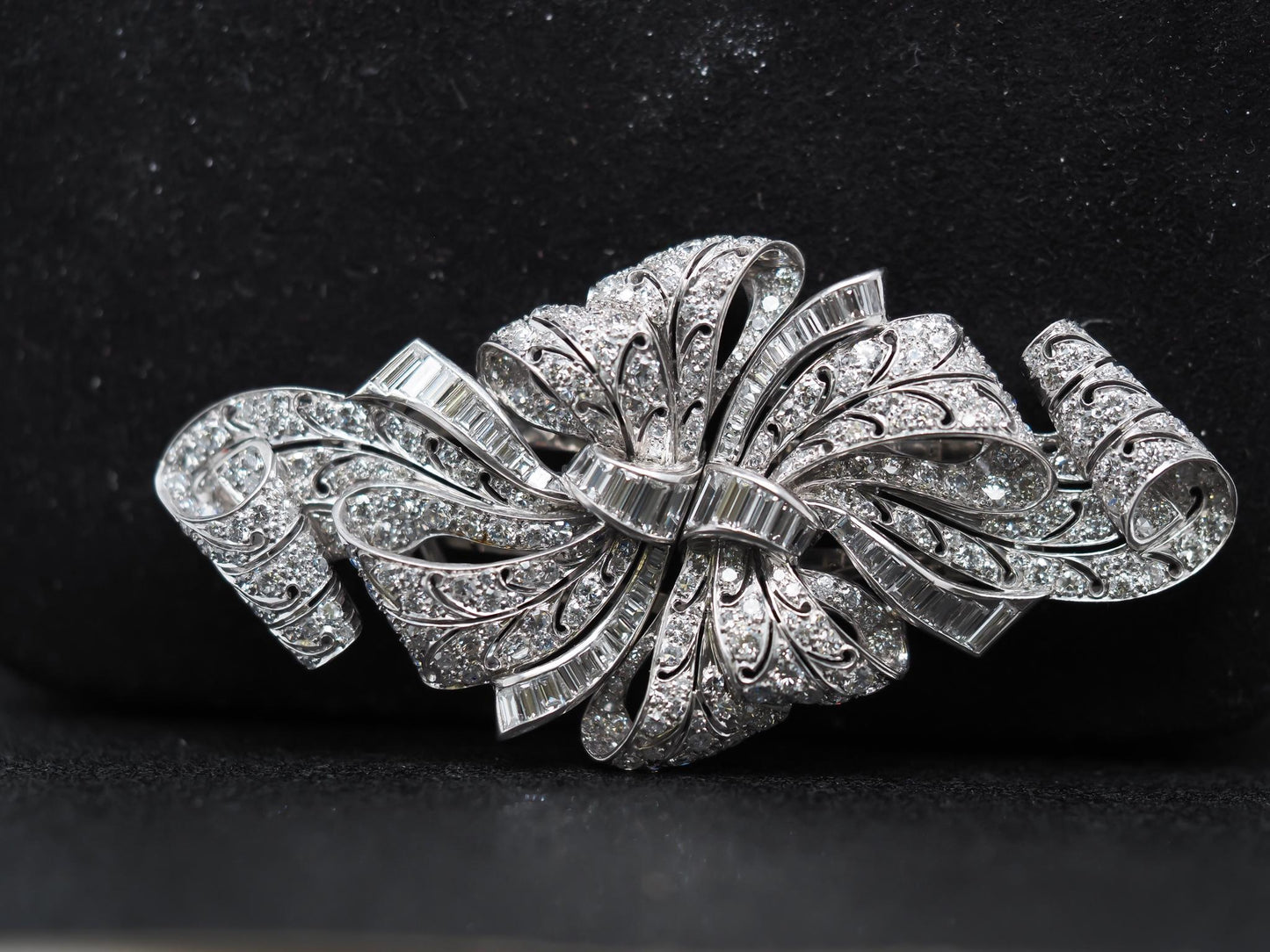 Estate 1920s Platinum Diamond Double Fur Clip Brooch - VHK#109a