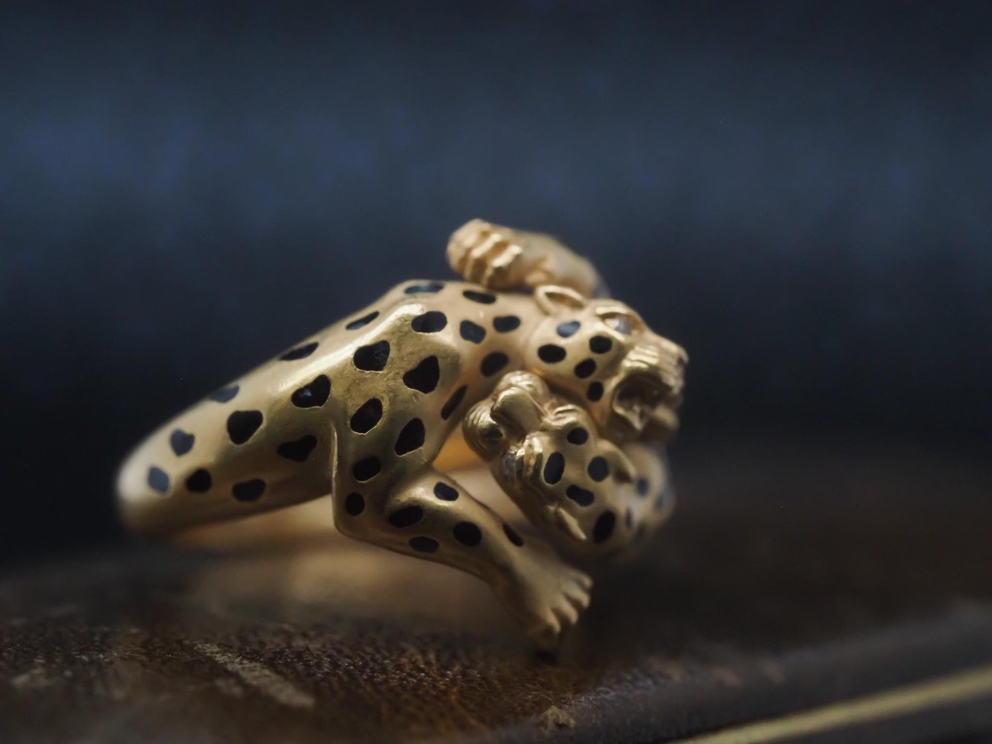 Estate Carrera Y Carrera Two Leopard 18K Yellow Gold Diamond Ring - VHK#943a