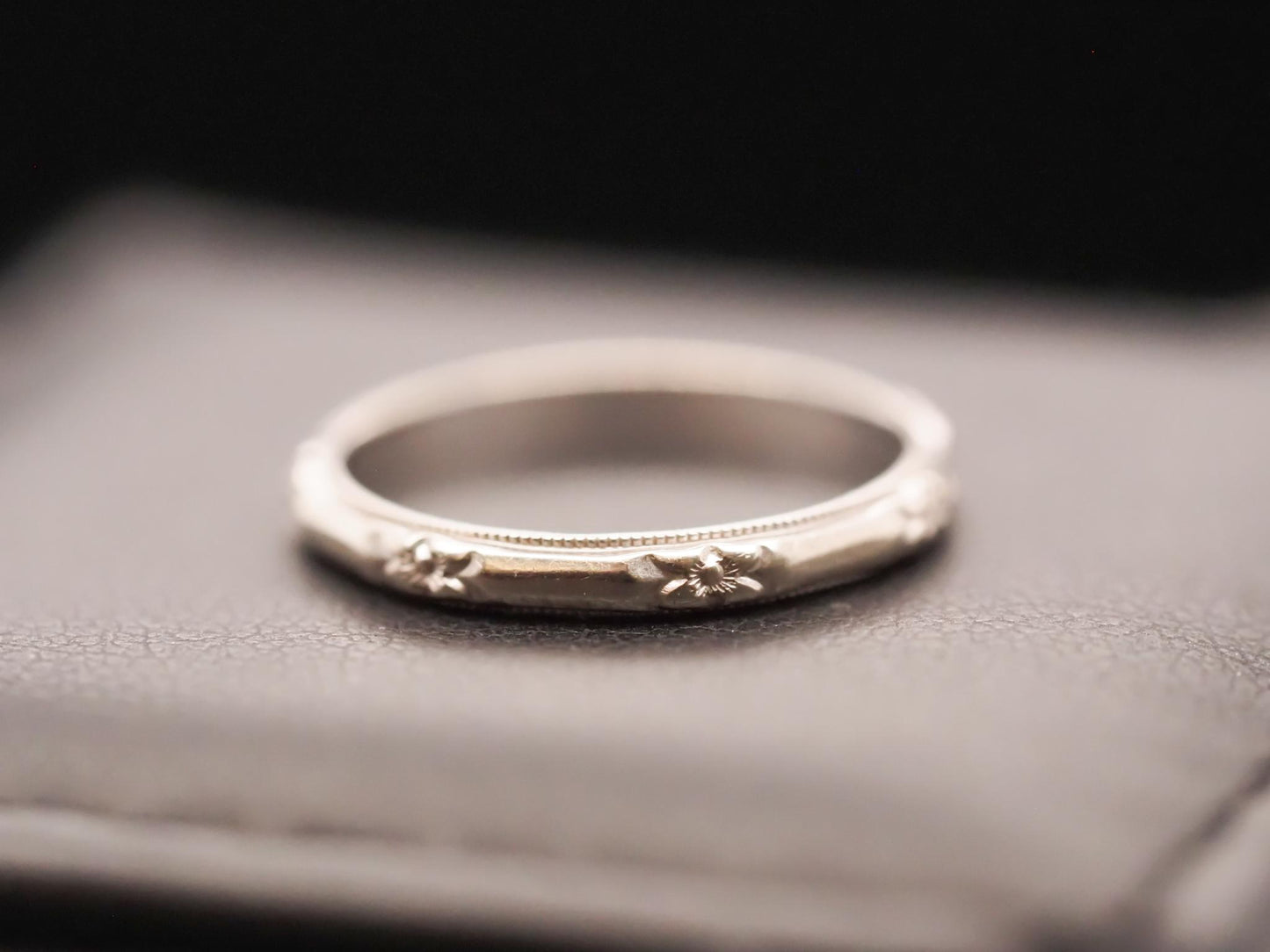 Vintage 14K White Gold Wedding Band Size 4.5 - VHK#637