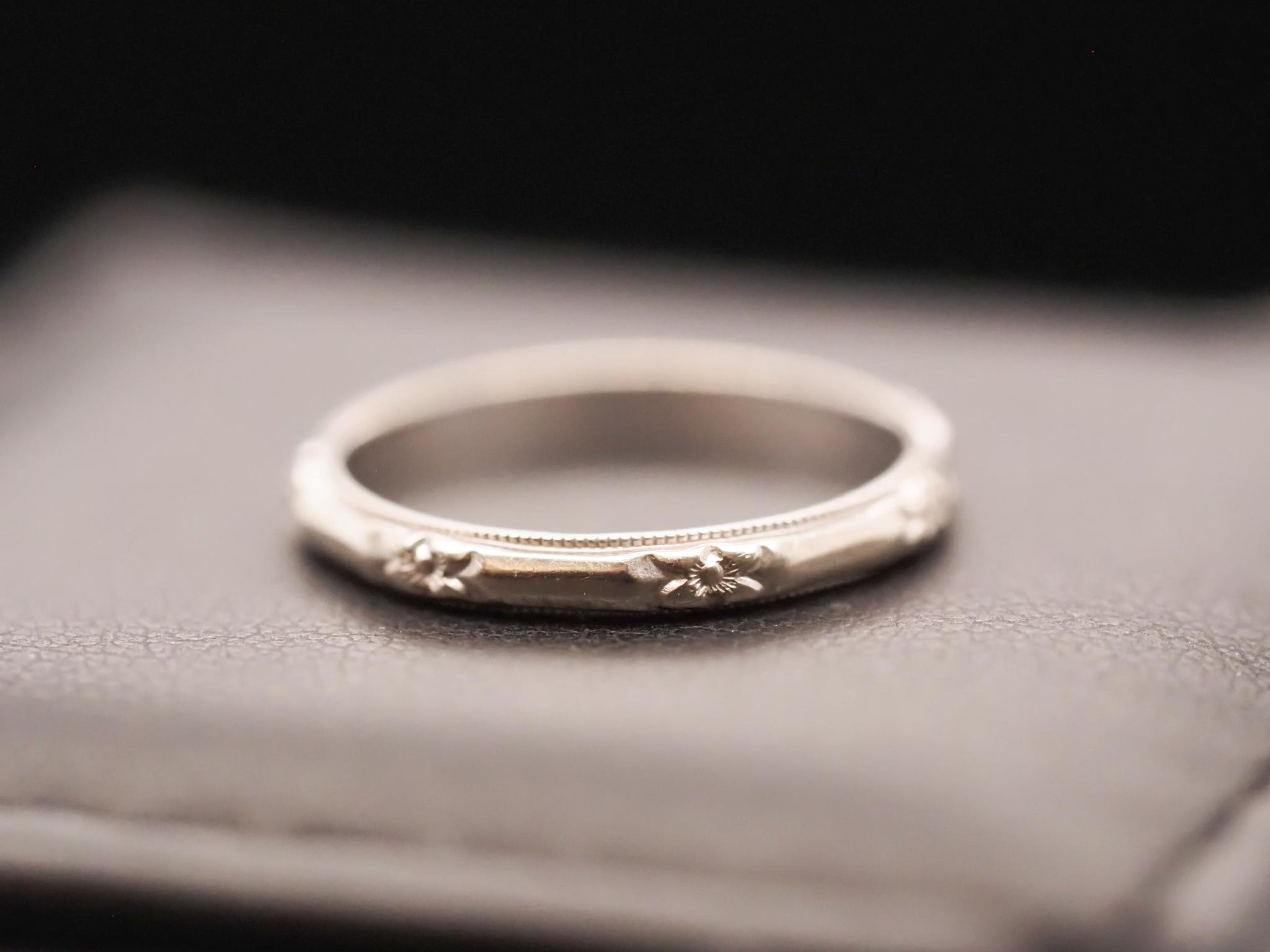 Vintage 14K White Gold Wedding Band Size 4.5 - VHK#637