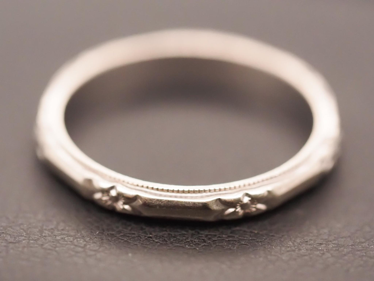 Vintage 14K White Gold Wedding Band Size 4.5 - VHK#637