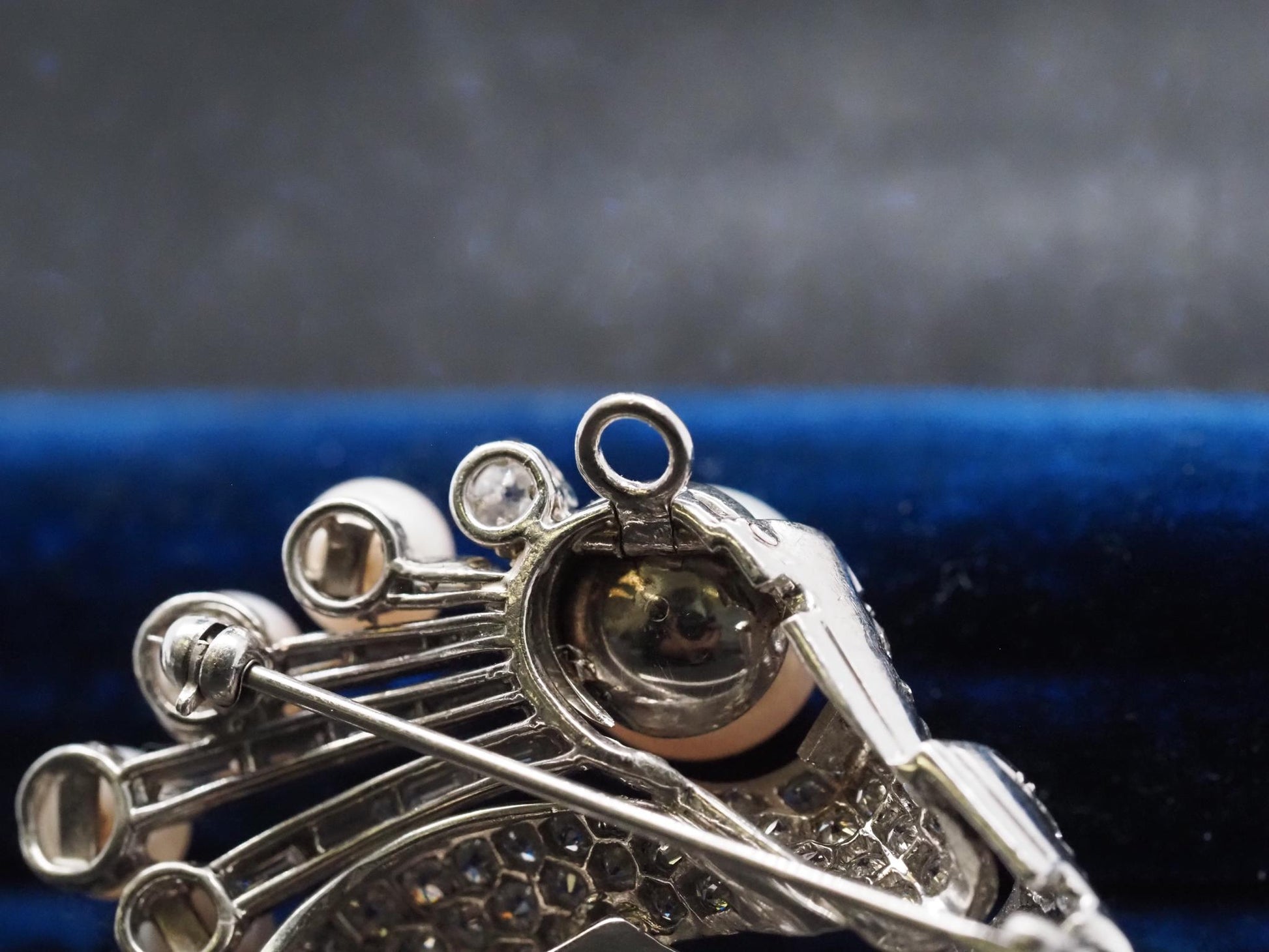 Platinum Art Deco 6.50ct Pearl and Old European Diamond Double Clip Brooch - VHK