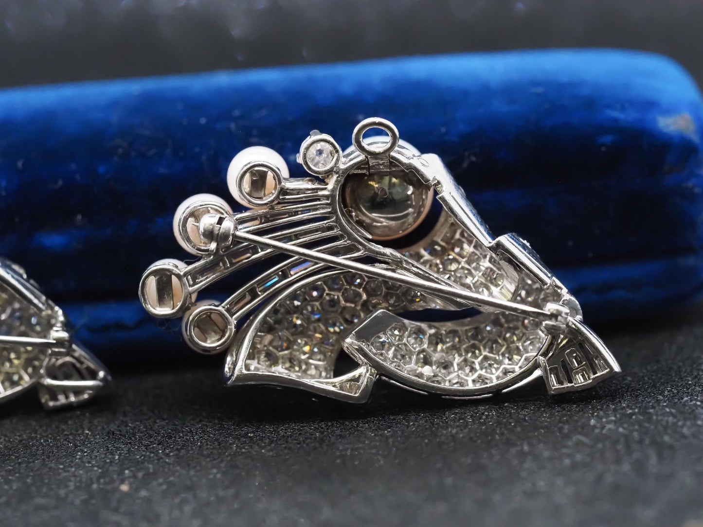 Platinum Art Deco 6.50ct Pearl and Old European Diamond Double Clip Brooch - VHK