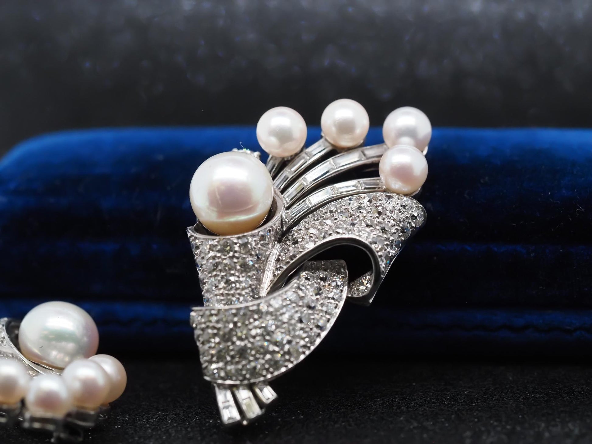 Platinum Art Deco 6.50ct Pearl and Old European Diamond Double Clip Brooch - VHK