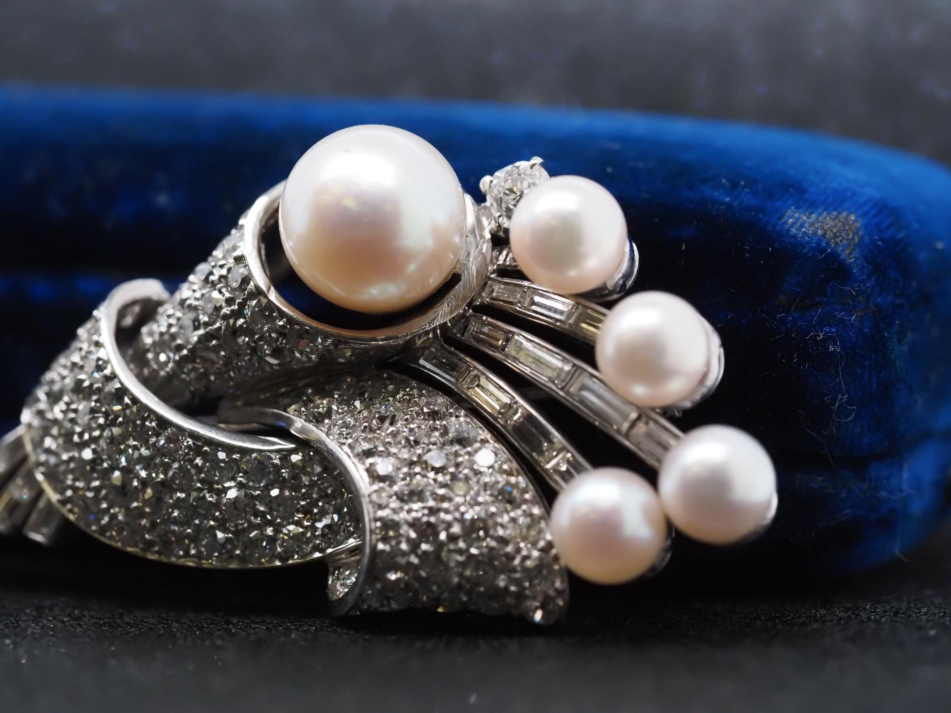 Platinum Art Deco 6.50ct Pearl and Old European Diamond Double Clip Brooch - VHK