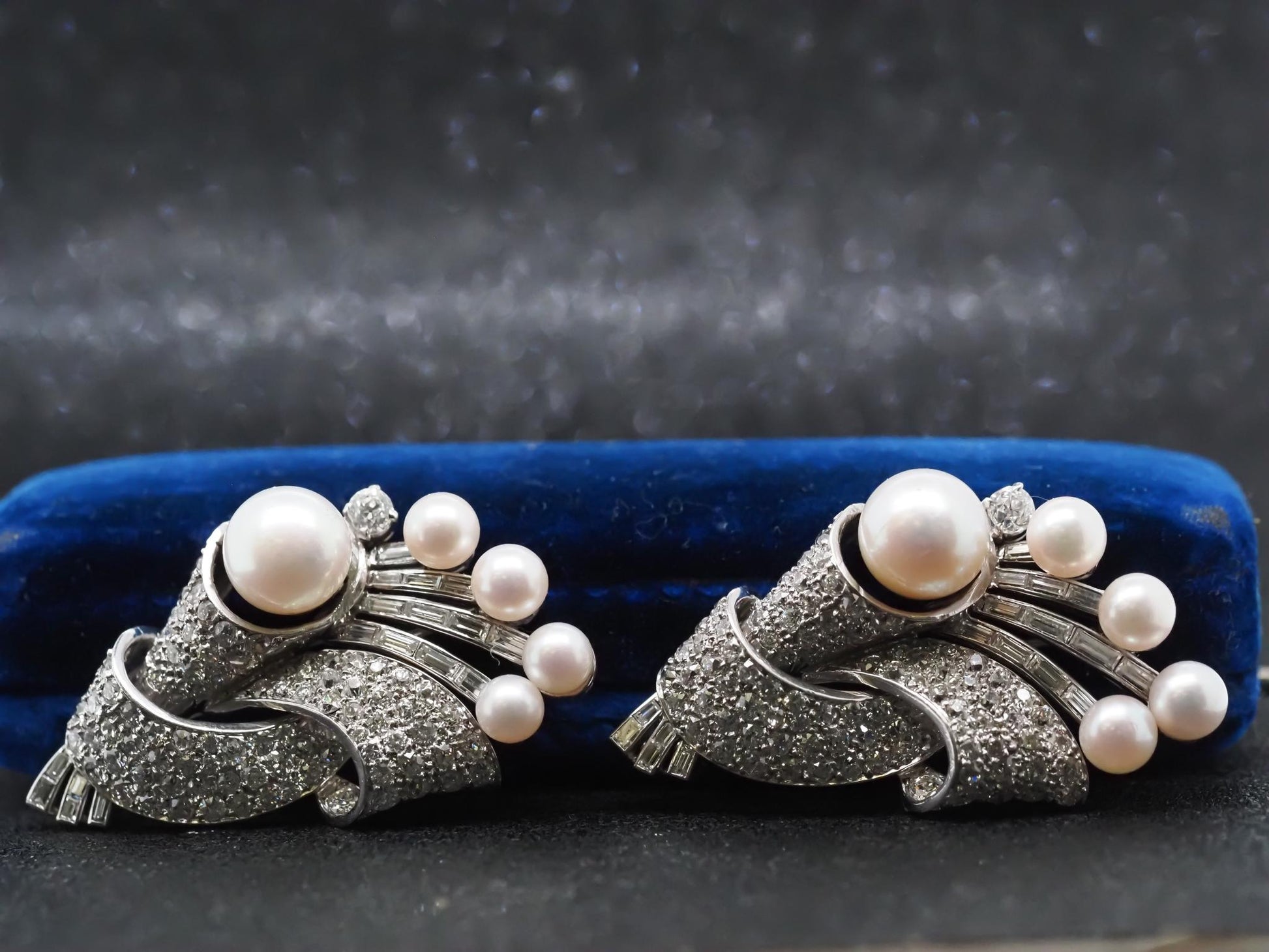 Platinum Art Deco 6.50ct Pearl and Old European Diamond Double Clip Brooch - VHK