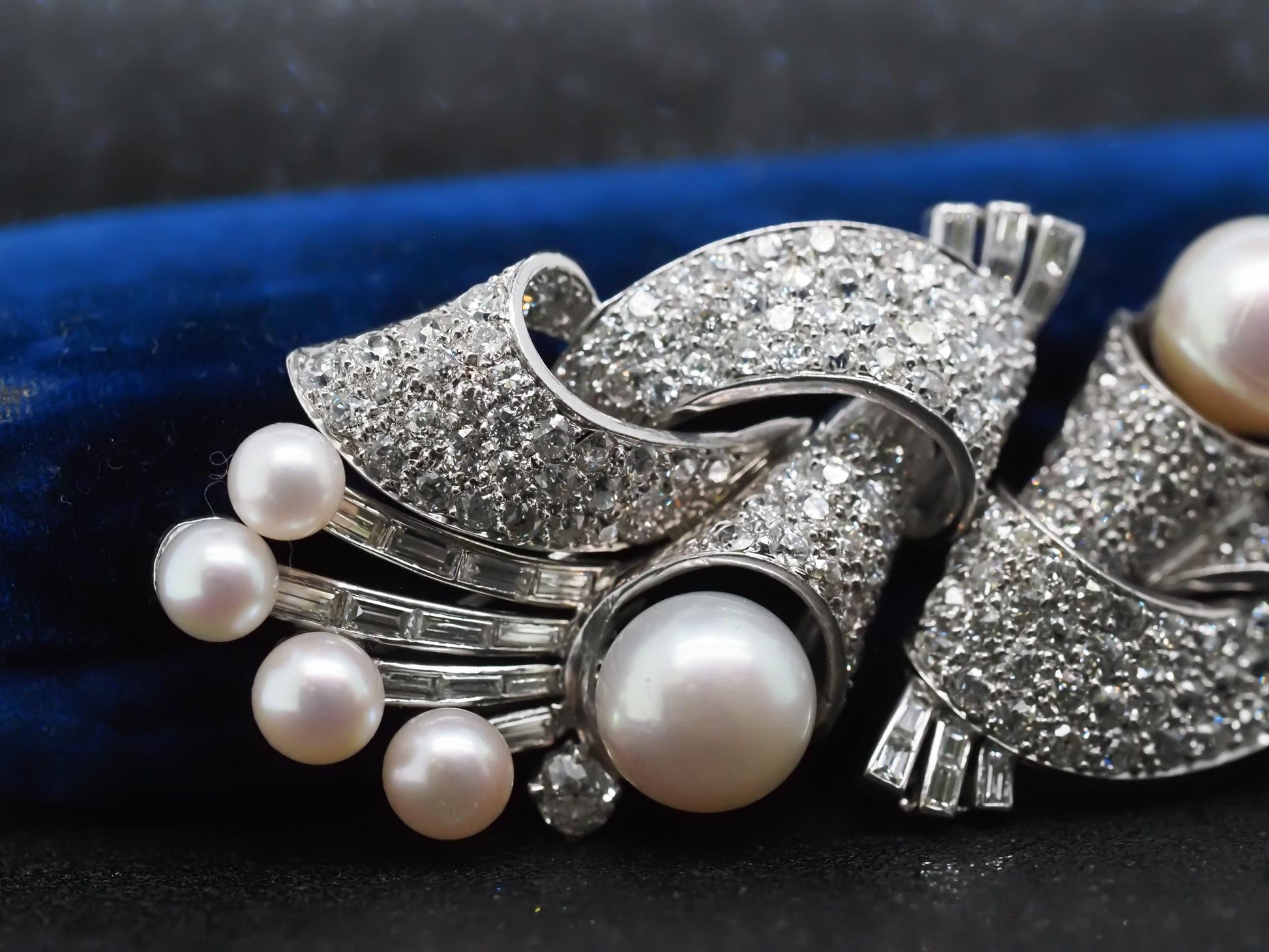 Platinum Art Deco 6.50ct Pearl and Old European Diamond Double Clip Brooch - VHK