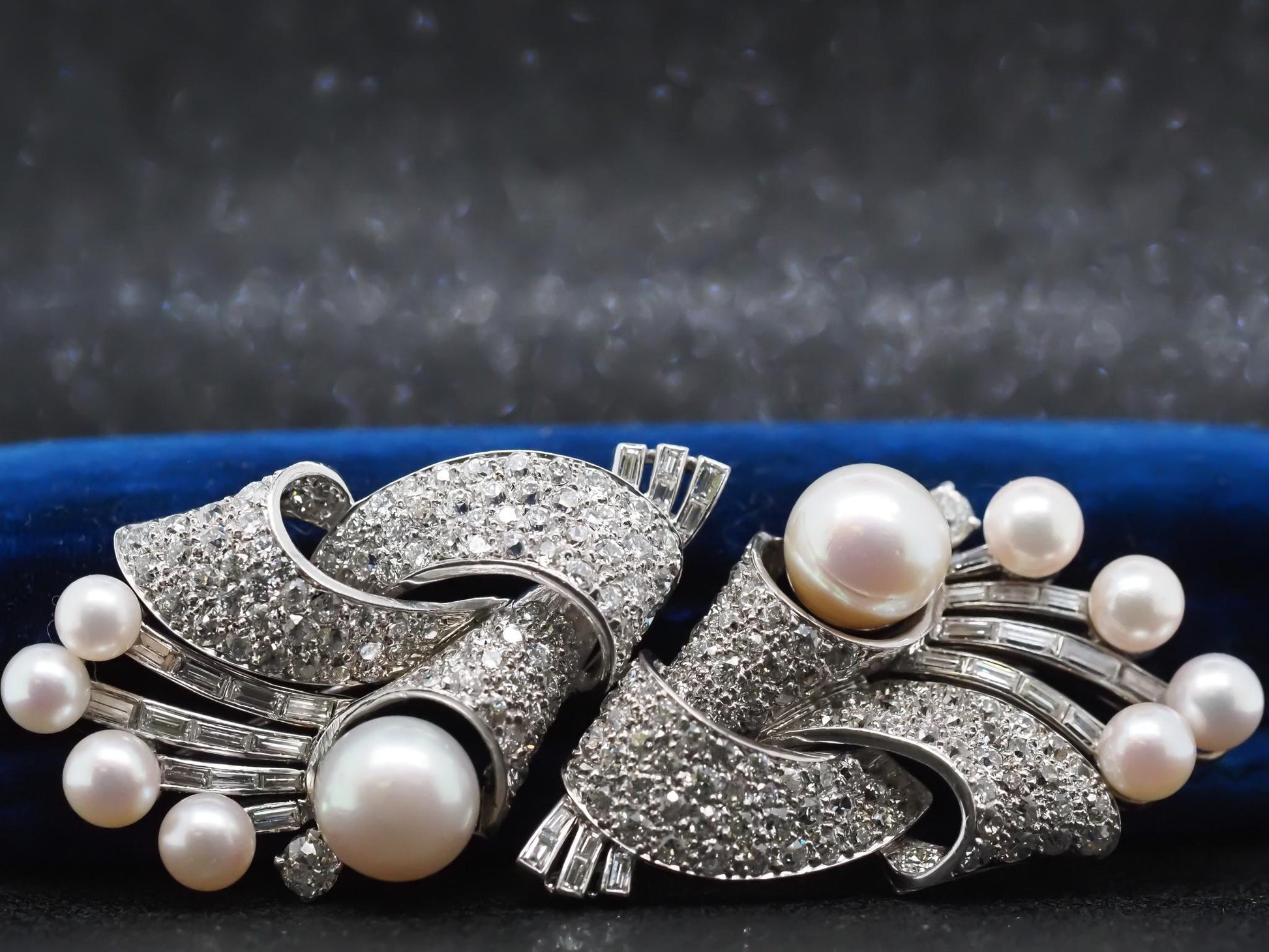 Platinum Art Deco 6.50ct Pearl and Old European Diamond Double Clip Brooch - VHK