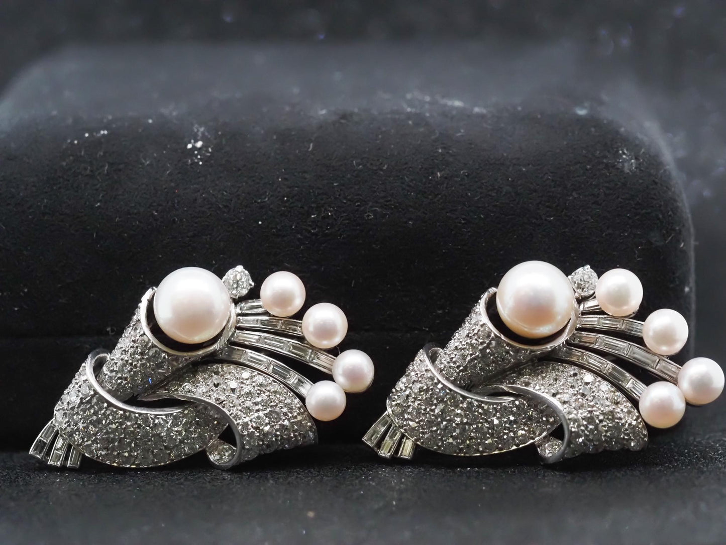 Platinum Art Deco 6.50ct Pearl and Old European Diamond Double Clip Brooch - VHK