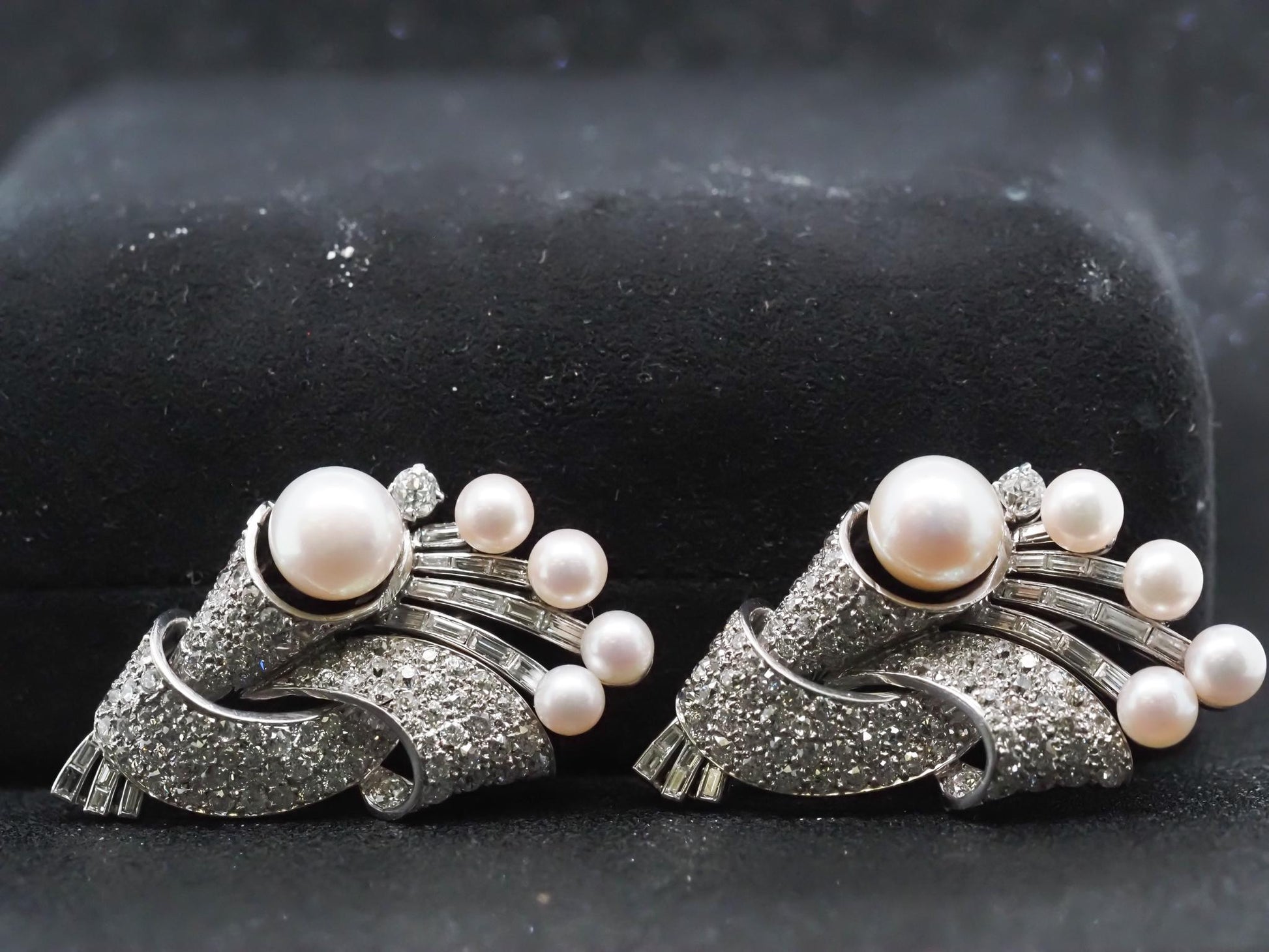 Platinum Art Deco 6.50ct Pearl and Old European Diamond Double Clip Brooch - VHK