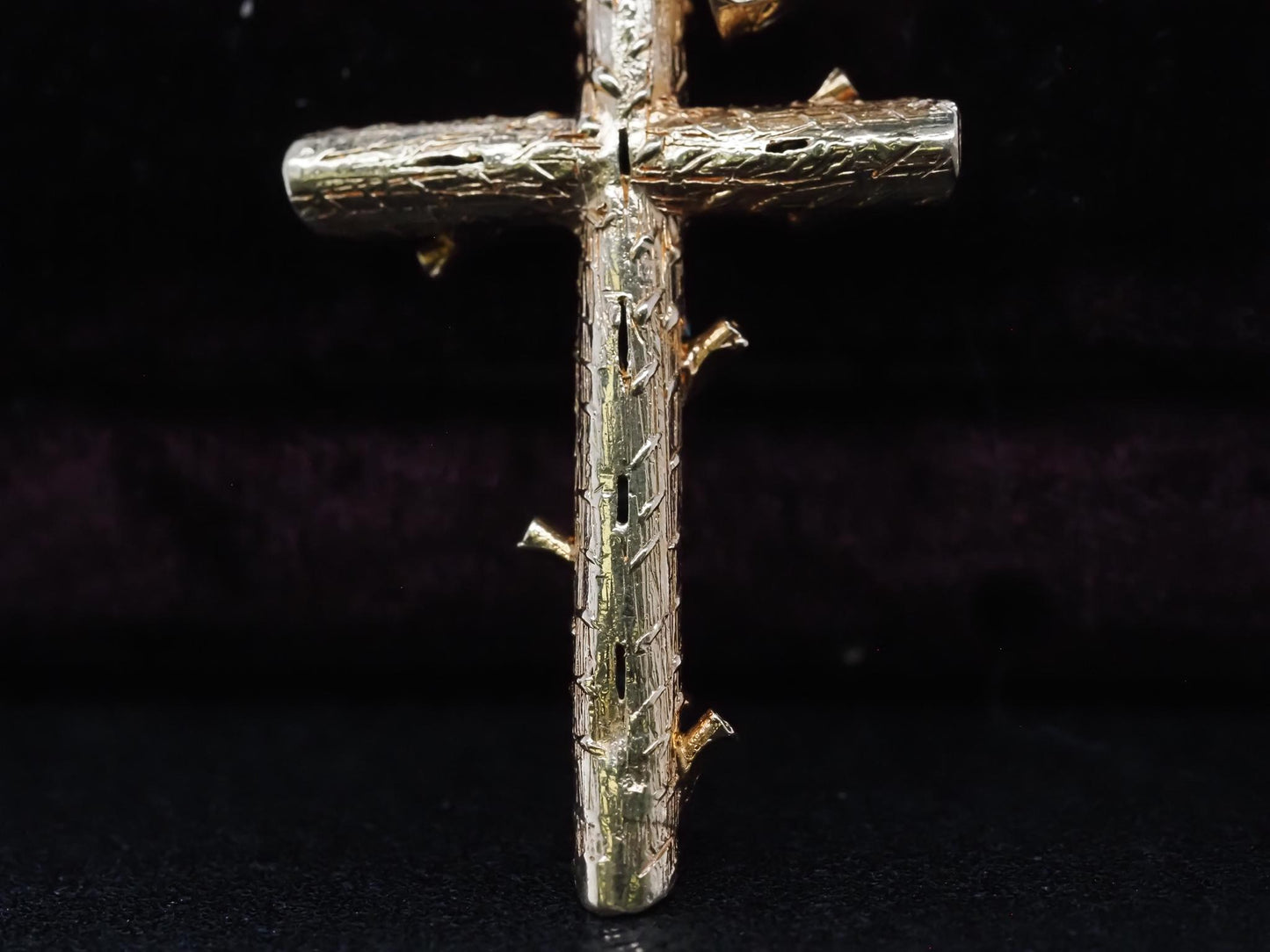 Estate 1950s Colombian Emerald 18K Yellow Gold Cross - VHK#379a