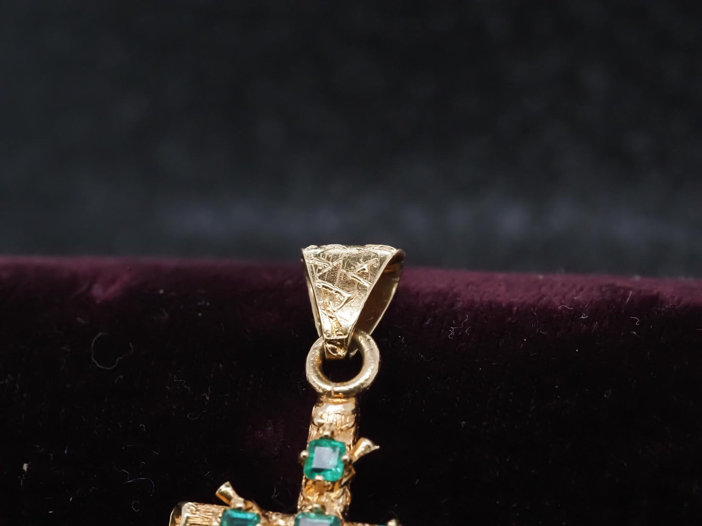 Estate 1950s Colombian Emerald 18K Yellow Gold Cross - VHK#379a