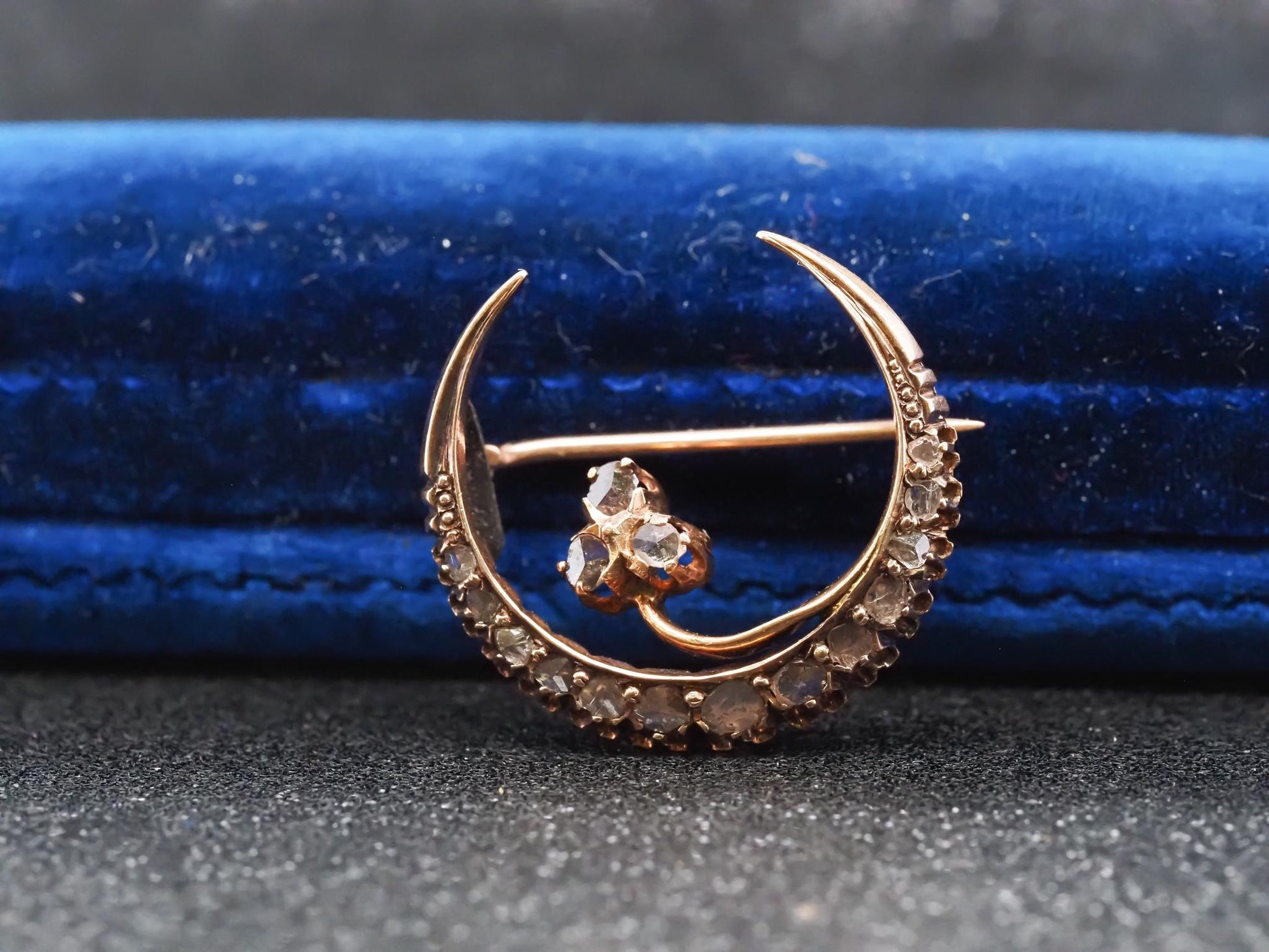 Victorian 18K Yellow Gold Rose Cut Diamond Crescent Moon Brooch - VHK#228a