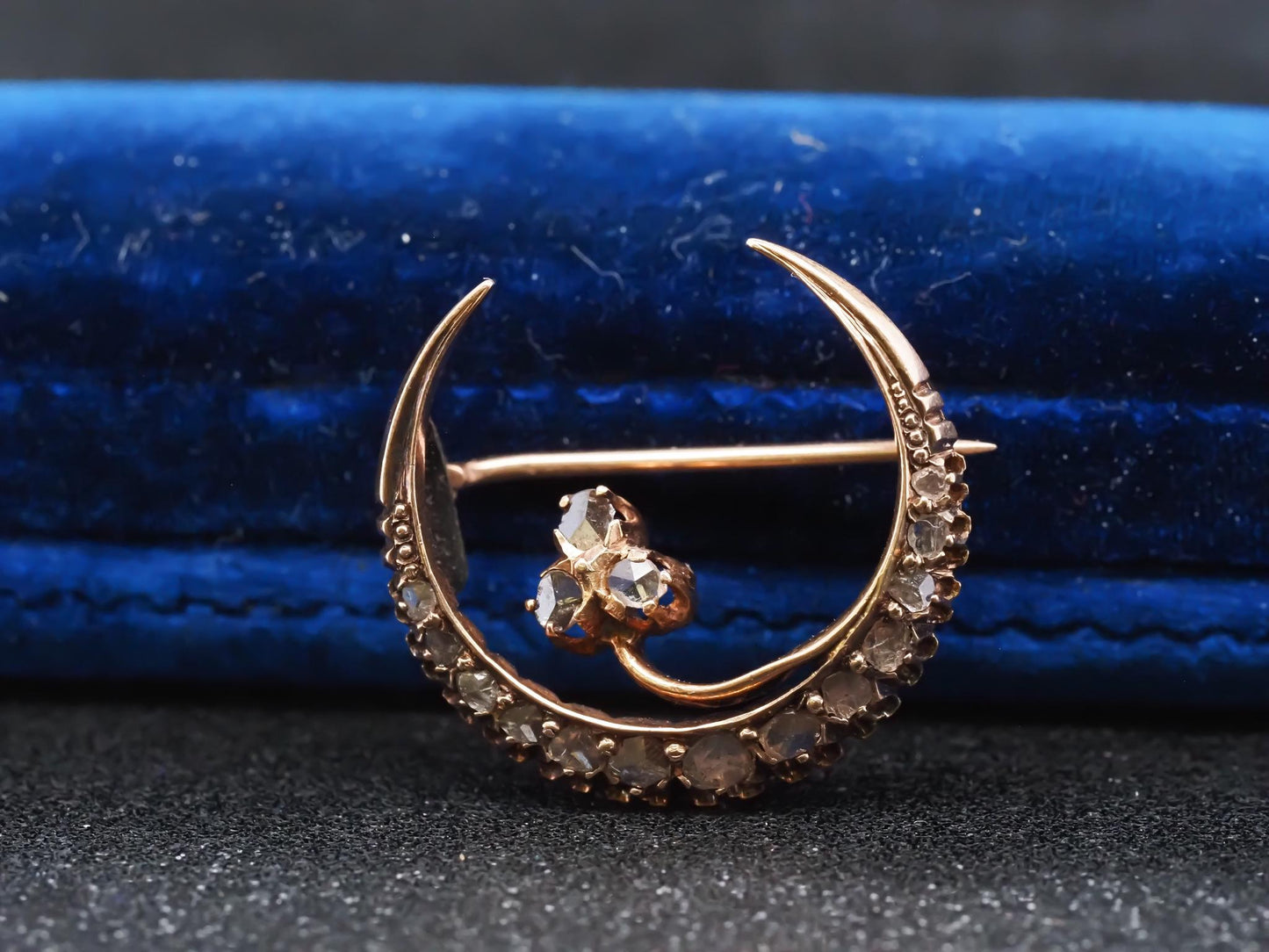 Victorian 18K Yellow Gold Rose Cut Diamond Crescent Moon Brooch - VHK#228a