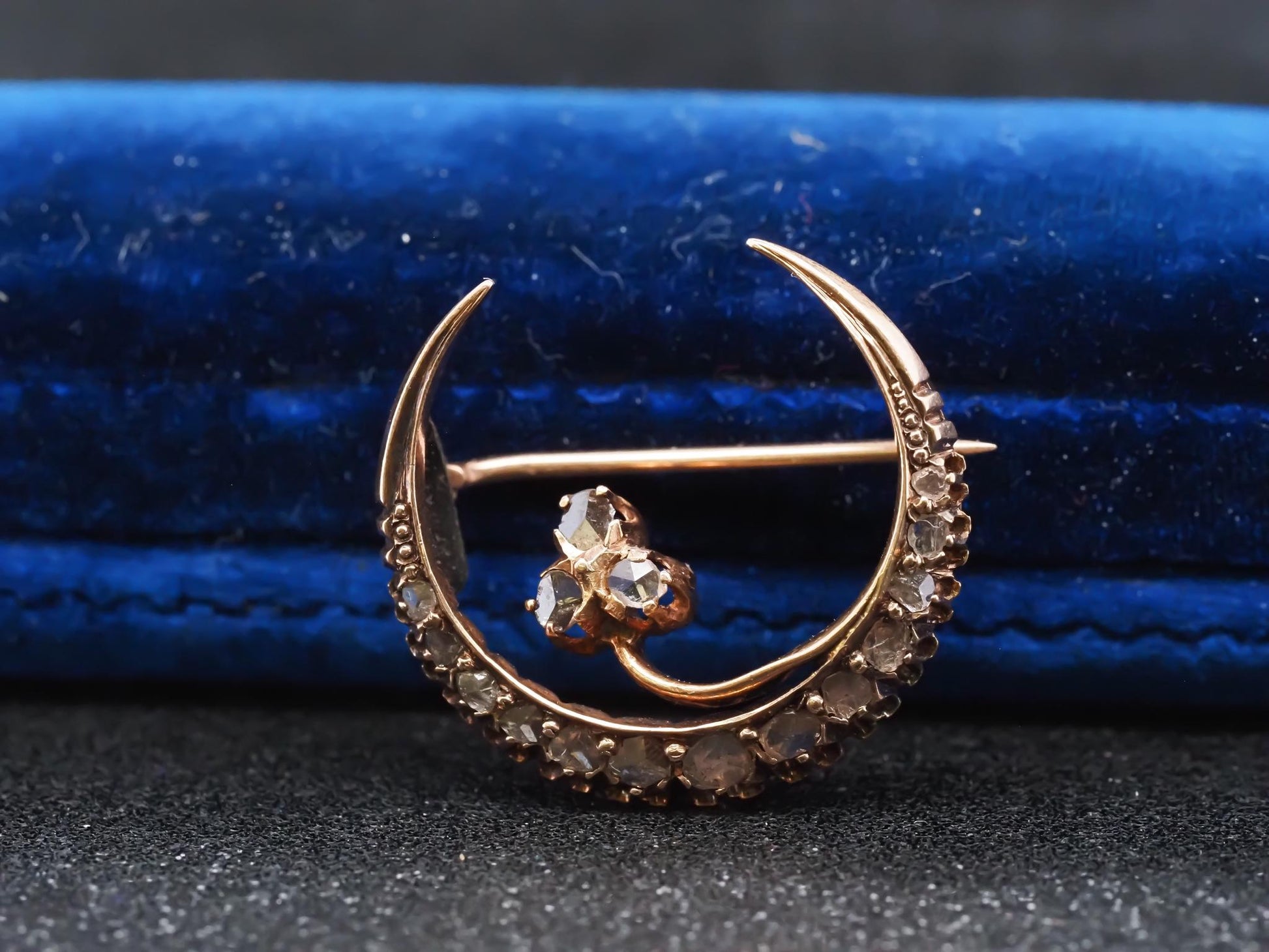 Victorian 18K Yellow Gold Rose Cut Diamond Crescent Moon Brooch - VHK#228a