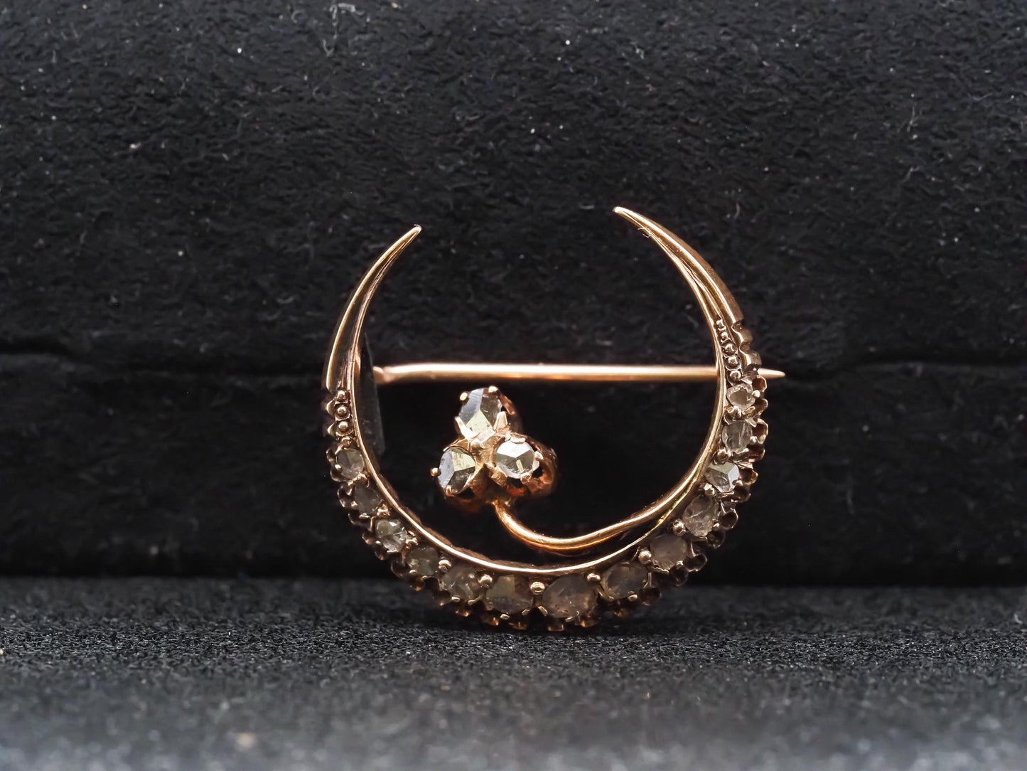 Victorian 18K Yellow Gold Rose Cut Diamond Crescent Moon Brooch - VHK#228a