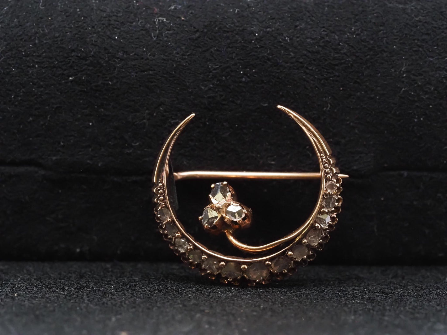 Victorian 18K Yellow Gold Rose Cut Diamond Crescent Moon Brooch - VHK#228a