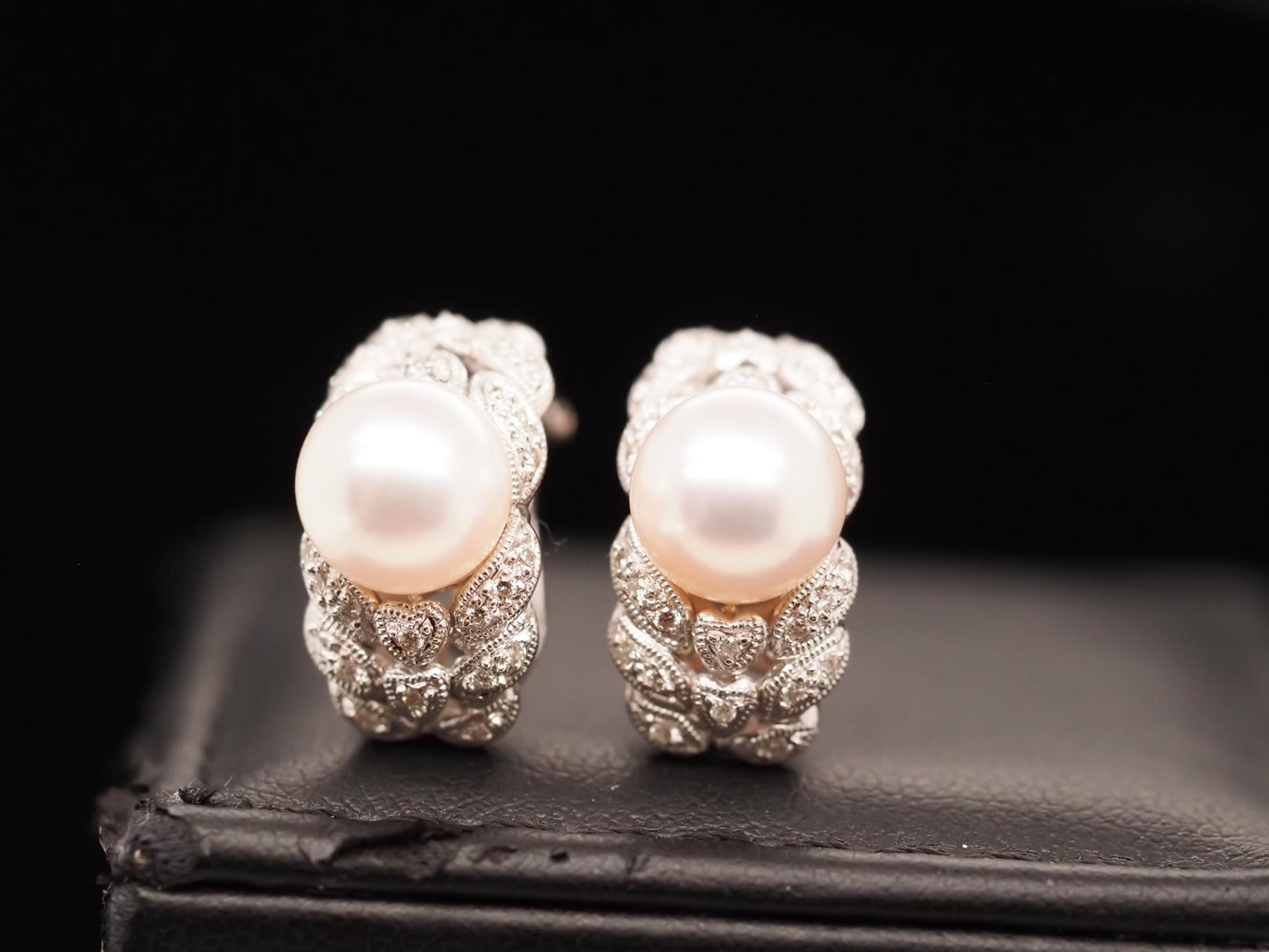 18K White Gold Diamond and Pearl Earrings - VHK#639