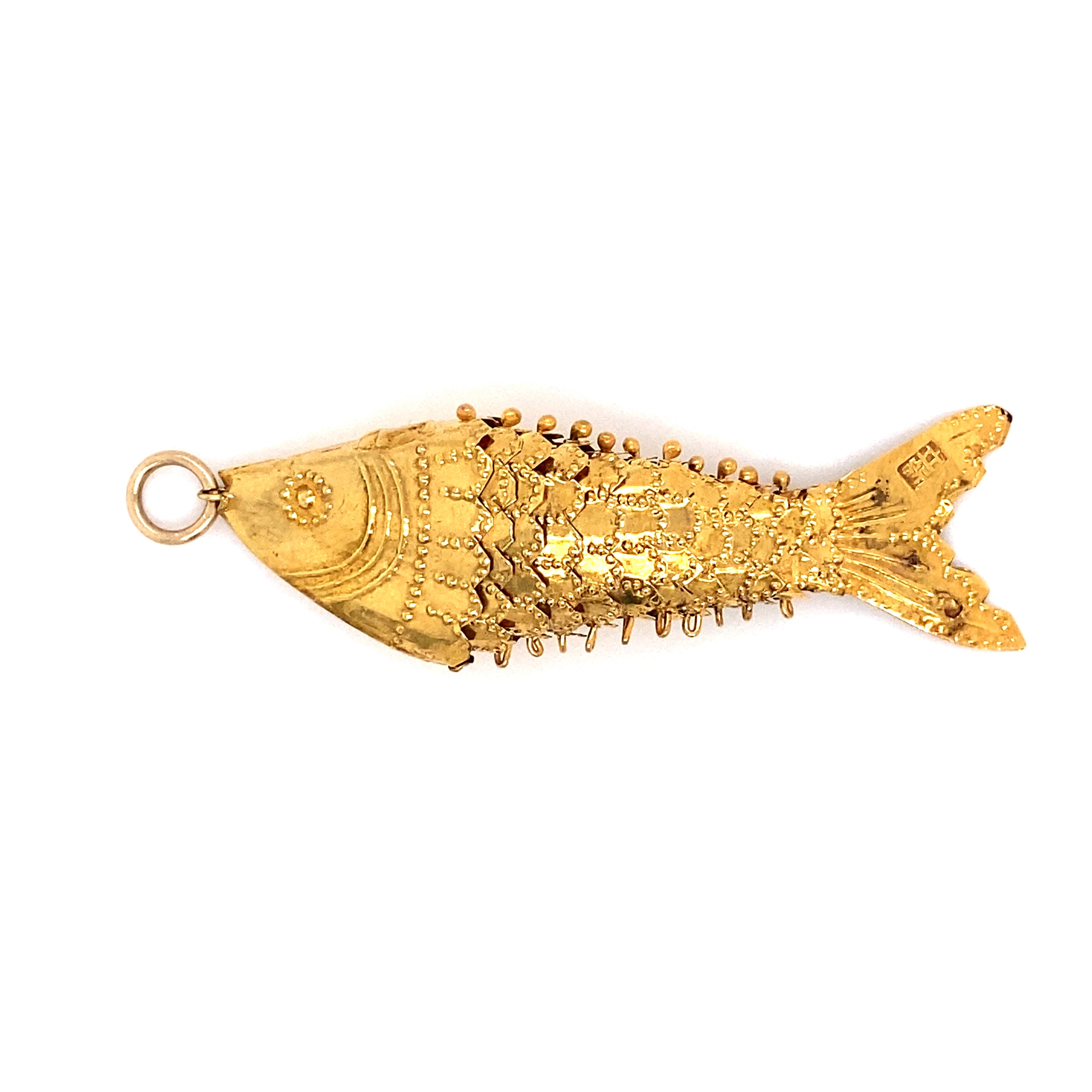 Circa 1980s Chinese Articulated Fish Pendant in 18K Gold – The