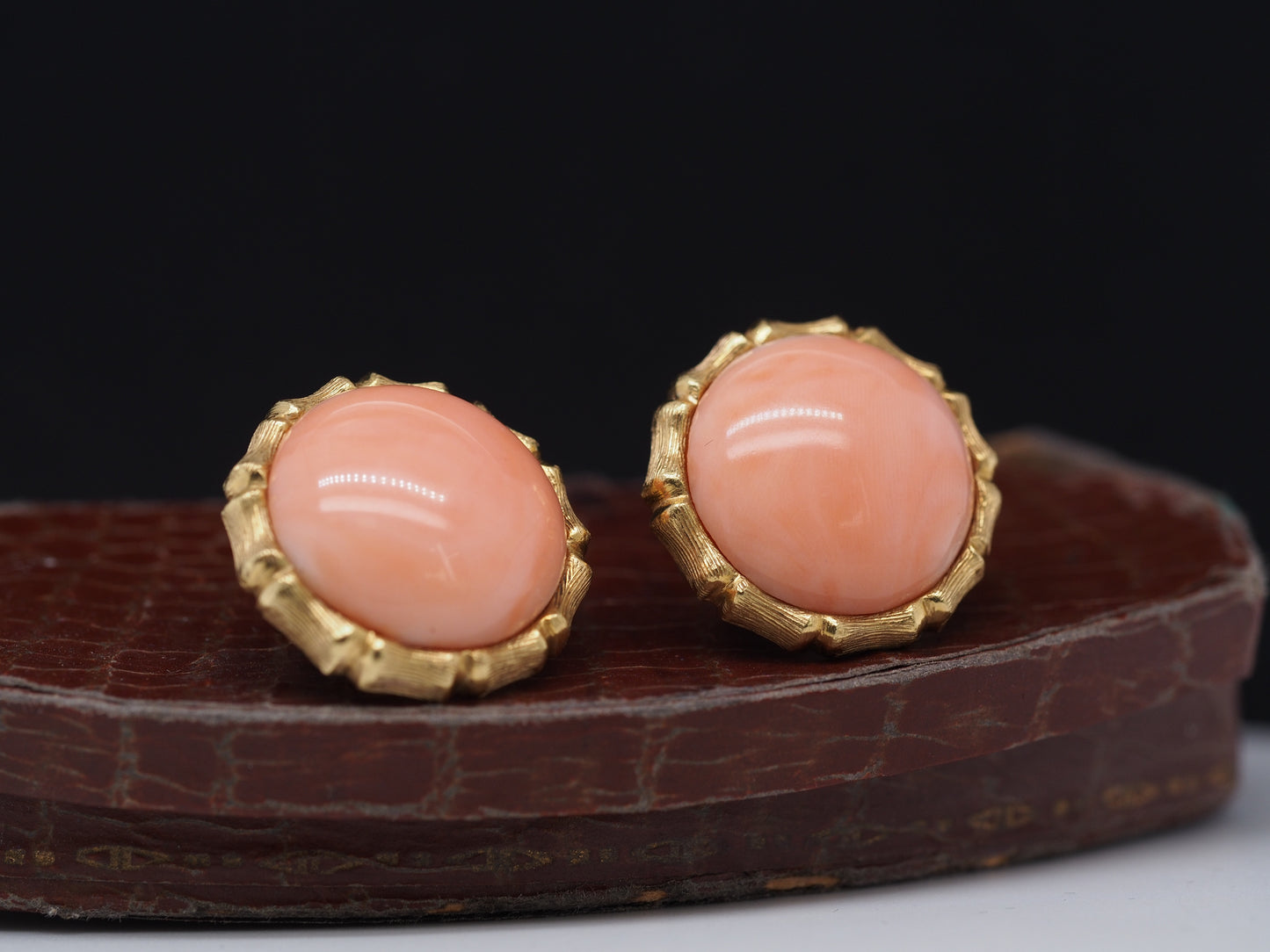 18K Yellow Gold 10cttw. Round Dome Cabochon Earrings